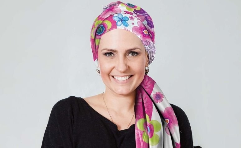 Scarf Bank: proyecto fomenta la autoestima de mujeres con cáncer