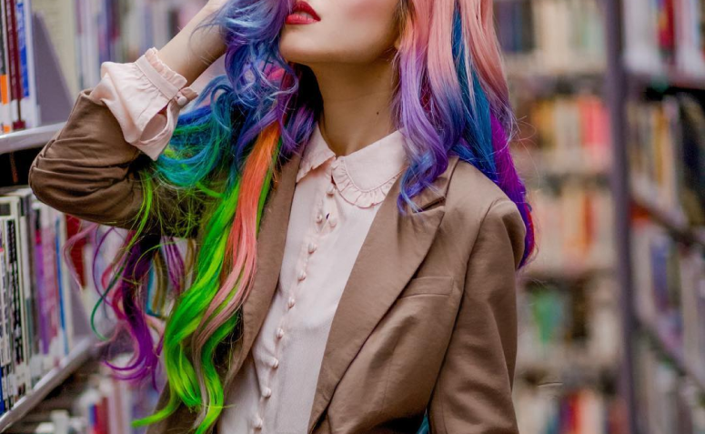 Rainbow Hair: 50 ideas y tutoriales para un estilo lleno de personalidad